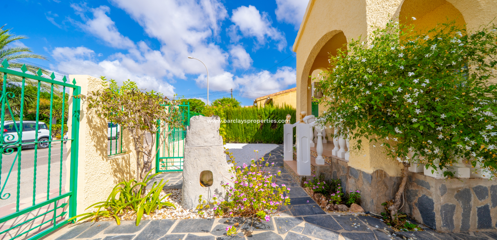 Resale - Detached - Urb. La Marina