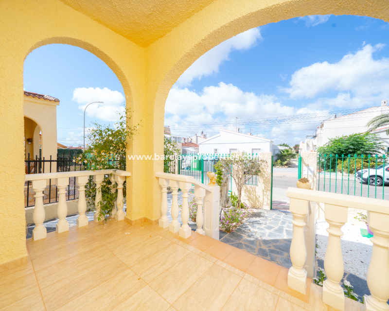 Resale - Detached - Urb. La Marina