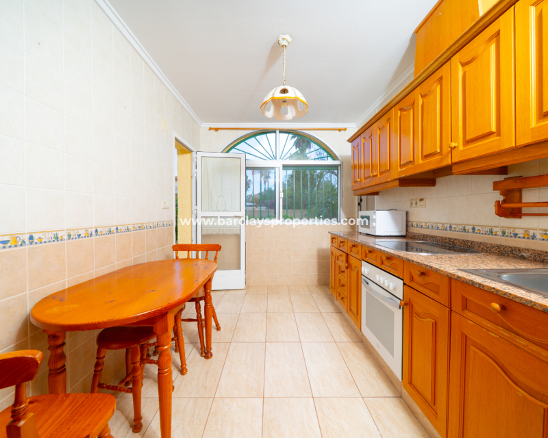 Resale - Detached - Urb. La Marina
