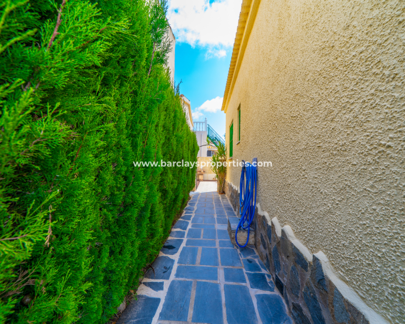 Resale - Detached - Urb. La Marina