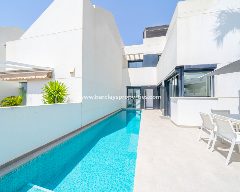 Resale - Detached - Urb. La Marina
