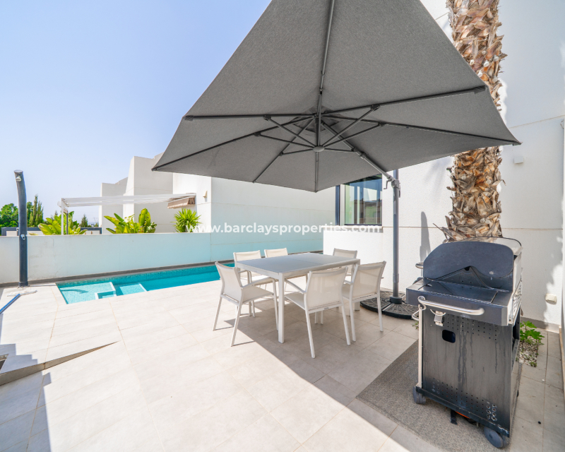Resale - Detached - Urb. La Marina