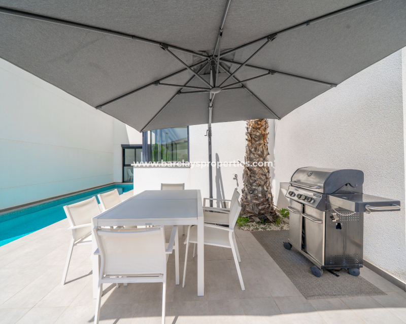 Resale - Detached - Urb. La Marina