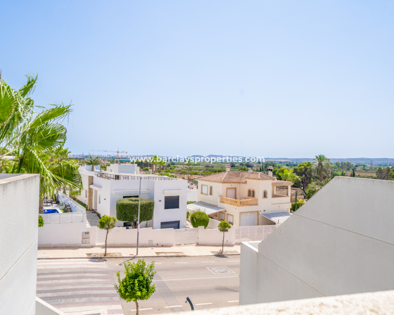 Resale - Detached - Urb. La Marina