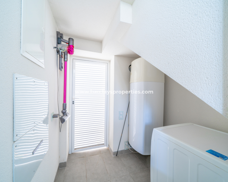 Resale - Detached - Urb. La Marina