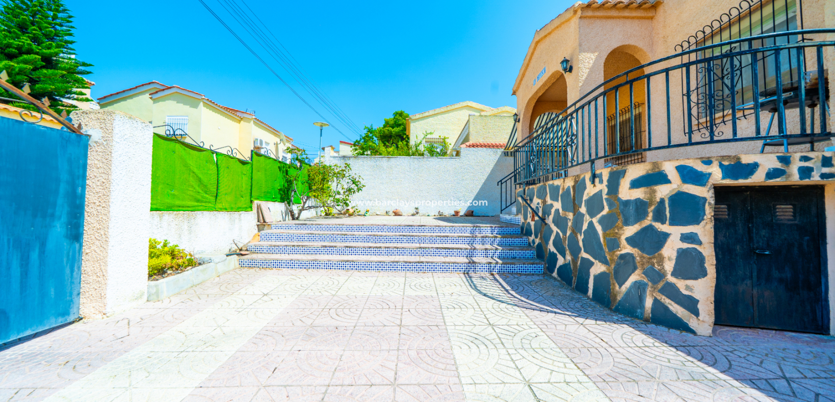 Resale - Detached - Urb. La Marina