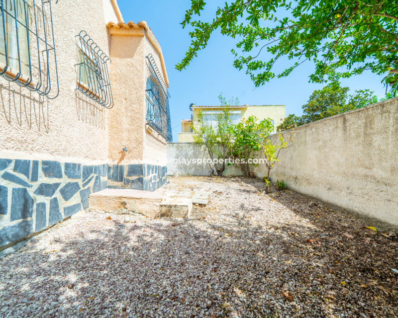 Resale - Detached - Urb. La Marina