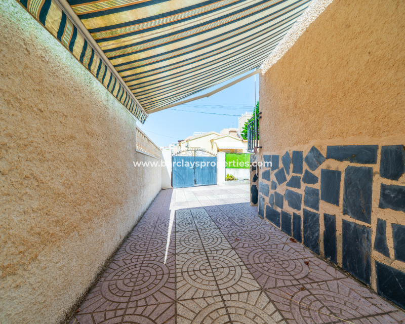 Resale - Detached - Urb. La Marina