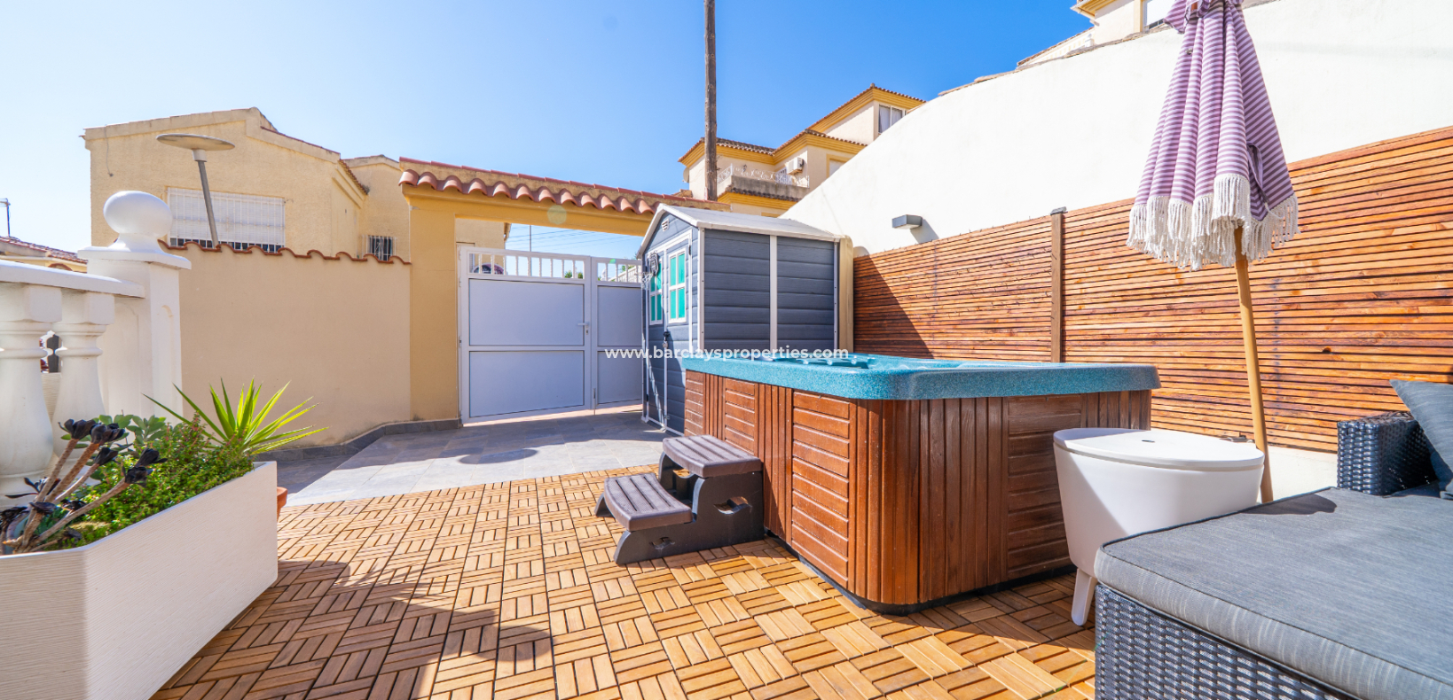 Resale - Detached - Urb. La Marina
