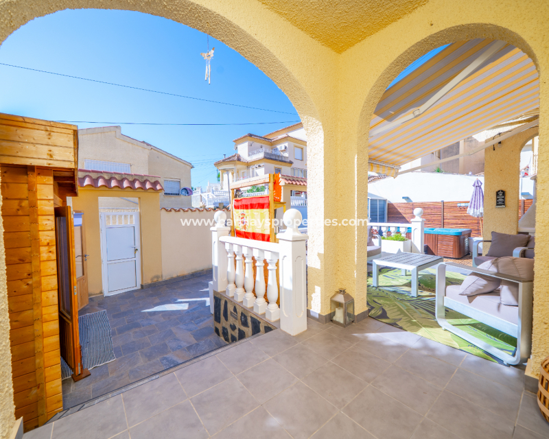 Resale - Detached - Urb. La Marina