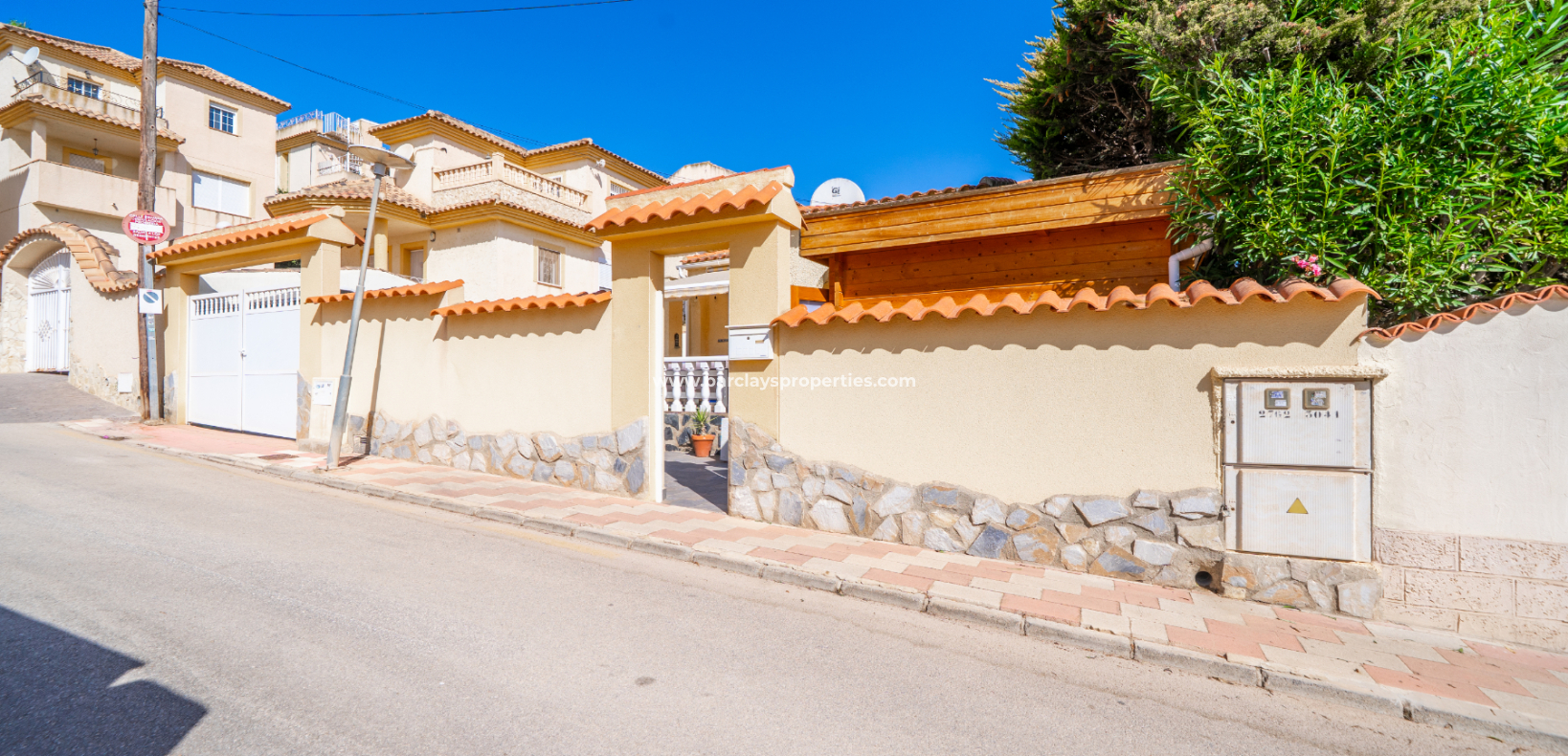 Resale - Detached - Urb. La Marina