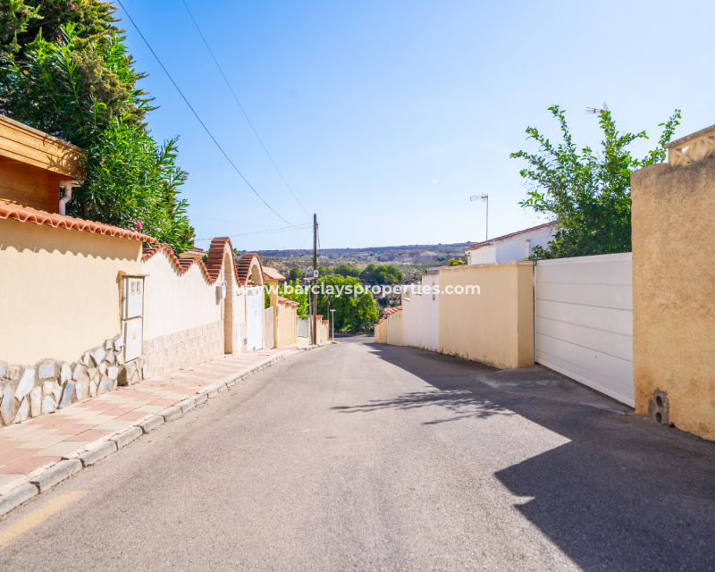 Resale - Detached - Urb. La Marina