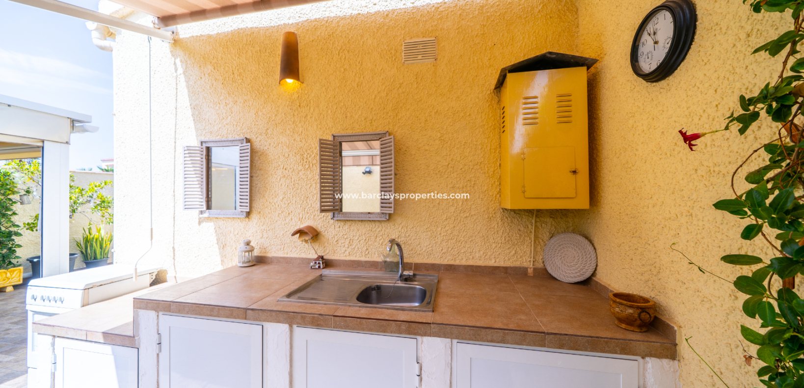 Resale - Detached - Urb. La Marina