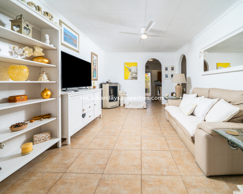 Resale - Detached - Urb. La Marina