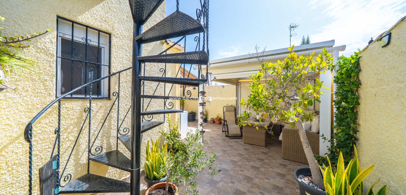Resale - Detached - Urb. La Marina