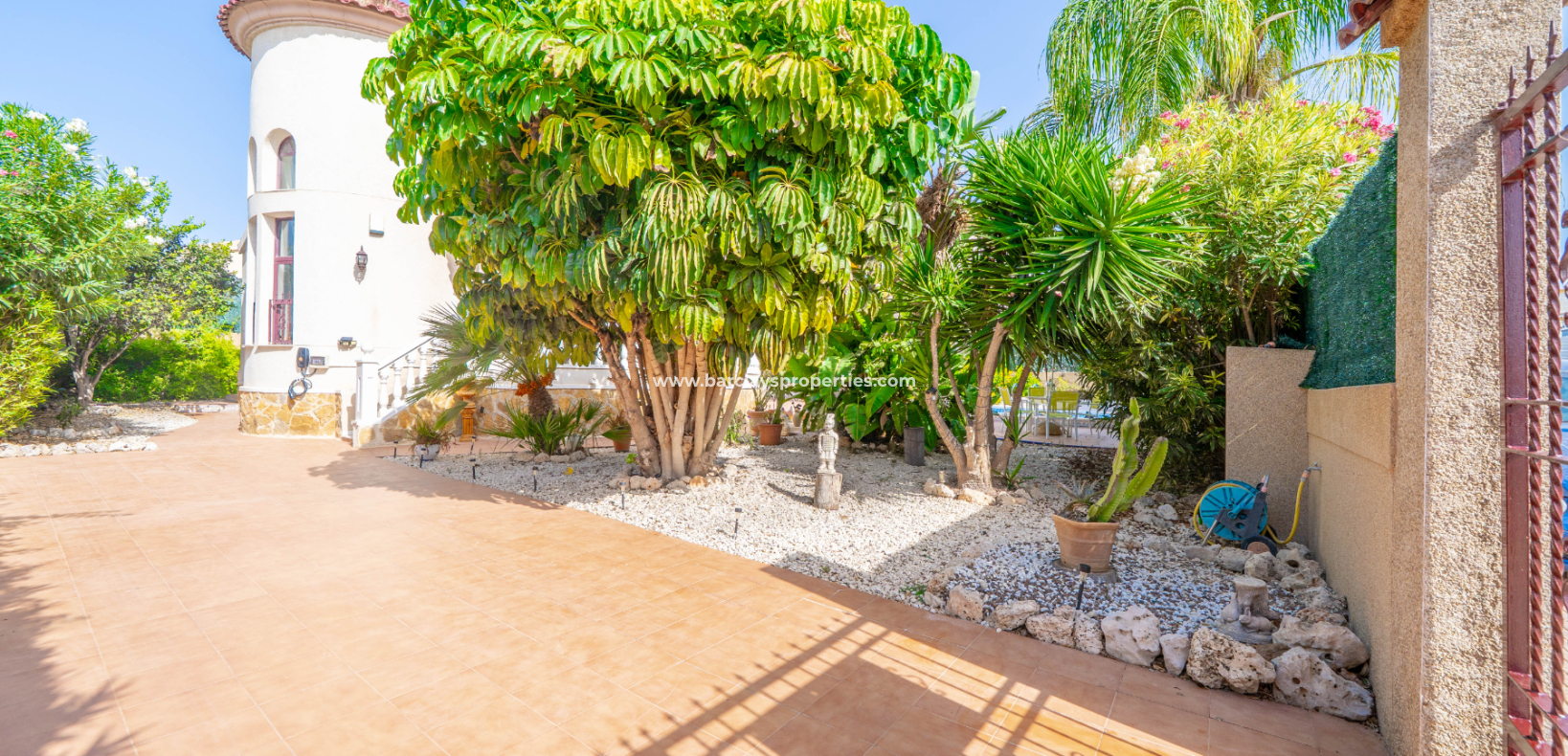 Resale - Detached - Urb. La Marina