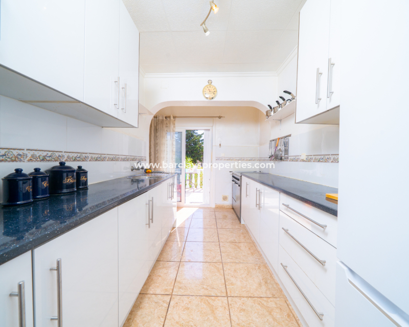 Resale - Detached - Urb. La Marina