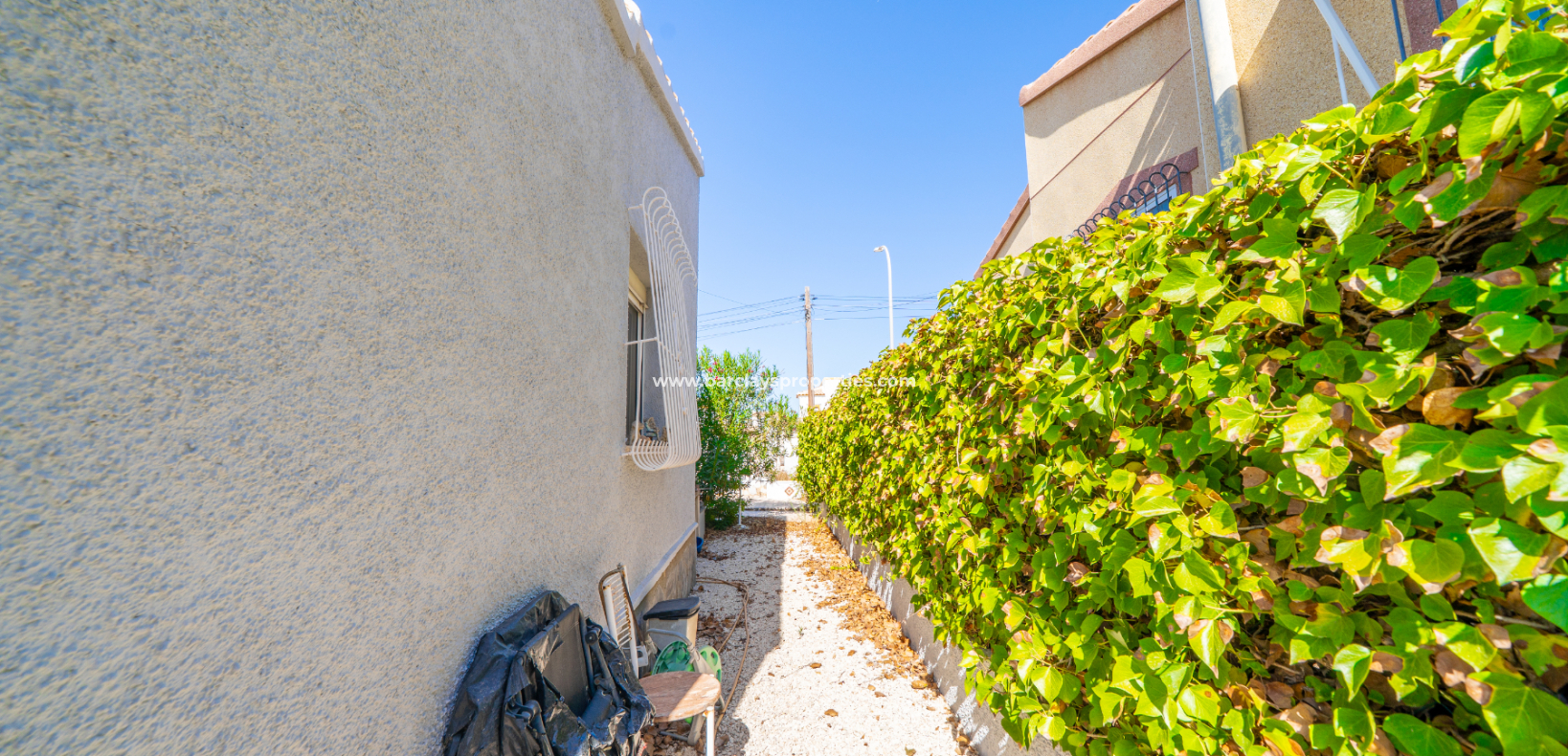 Resale - Detached - Urb. La Marina