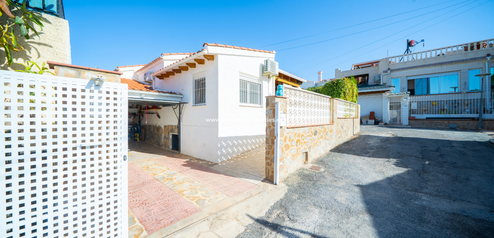 Resale - Detached - Urb. La Marina