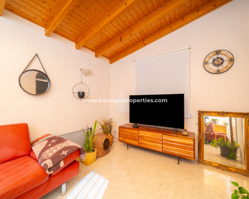 Resale - Detached - Urb. La Marina