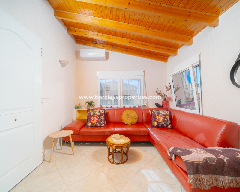 Resale - Detached - Urb. La Marina