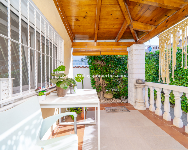 Resale - Detached - Urb. La Marina