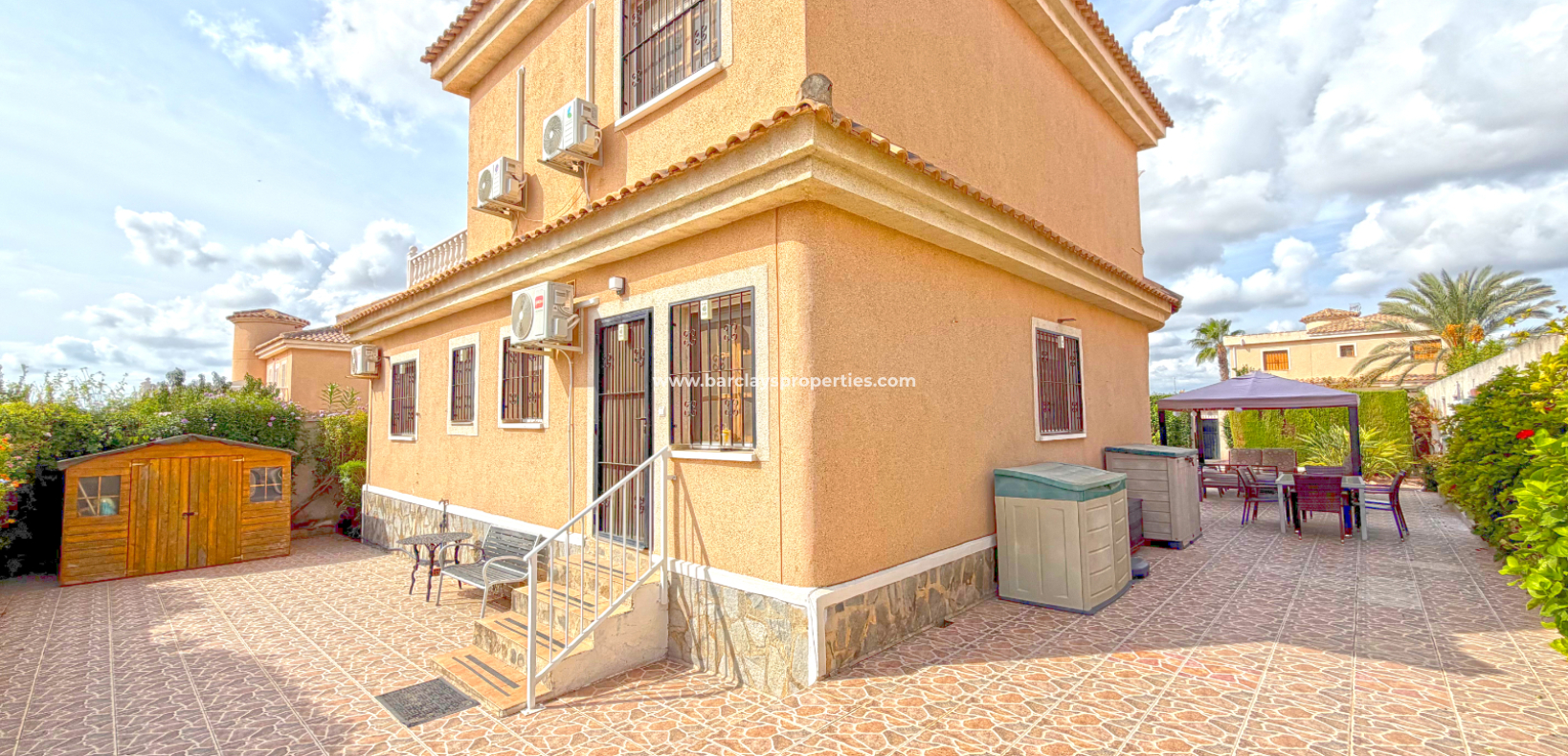 Resale - Detached - Urb. La Marina