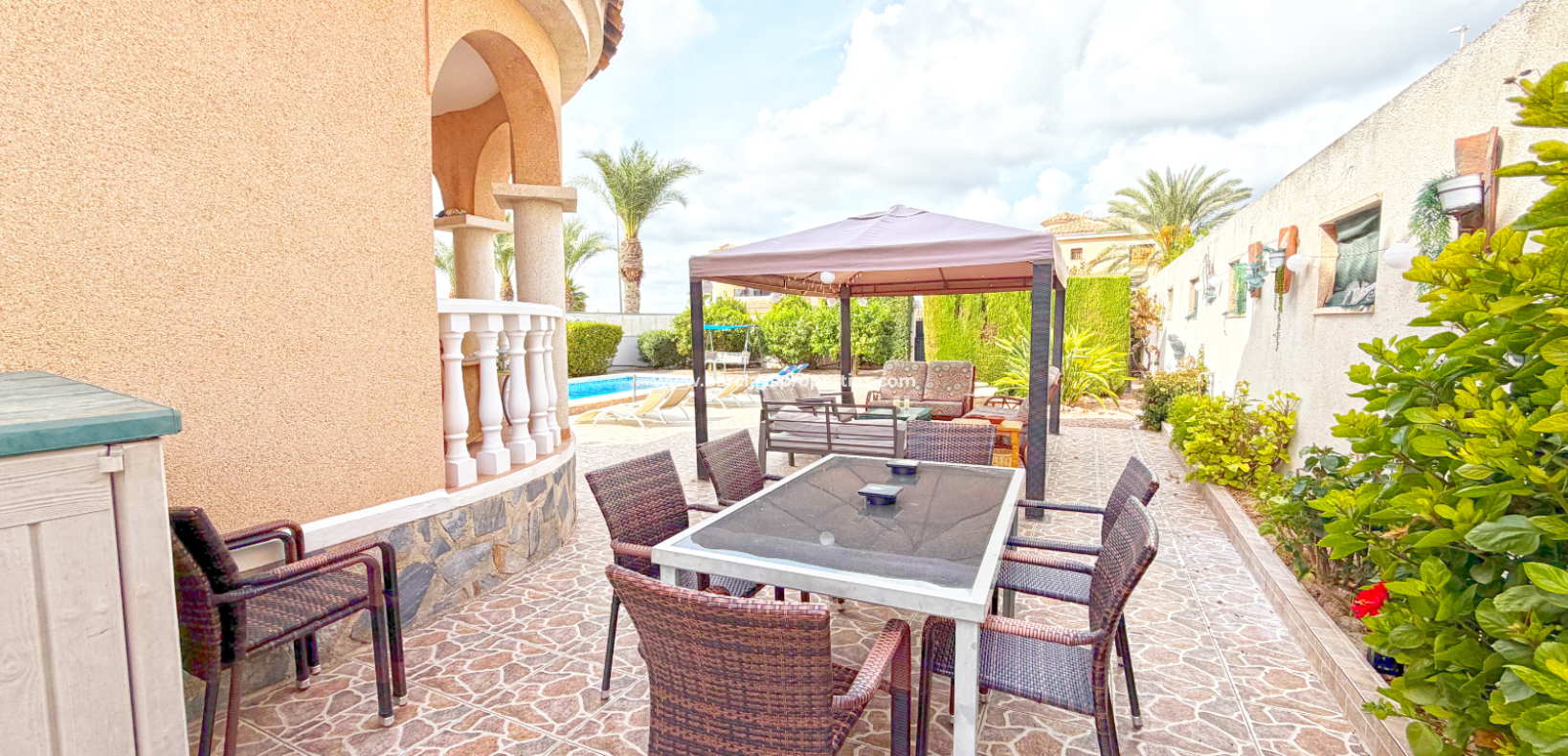Resale - Detached - Urb. La Marina