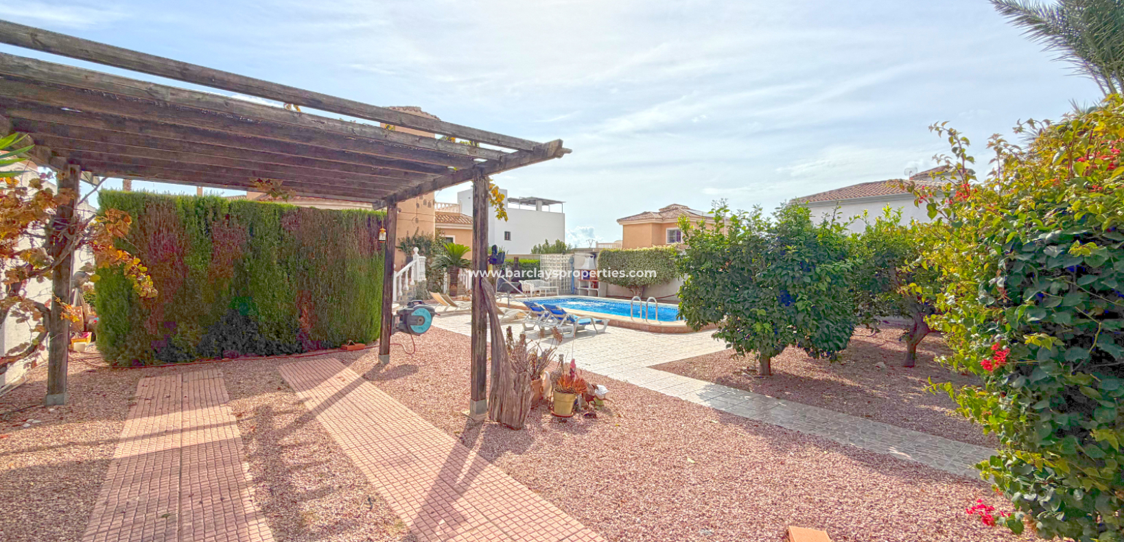Resale - Detached - Urb. La Marina