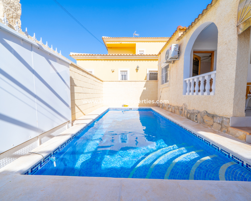 Resale - Detached - Urb. La Marina