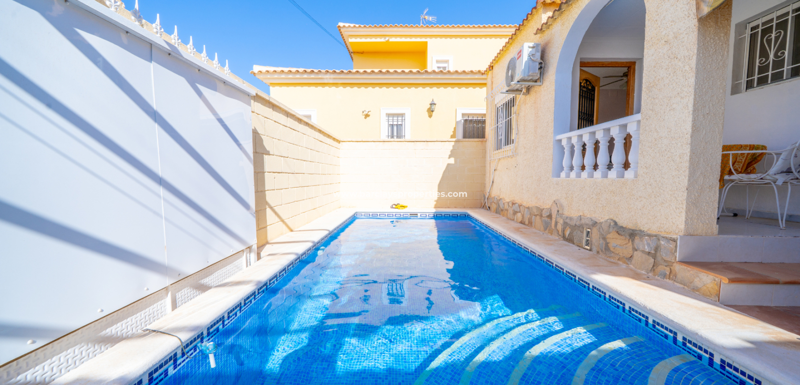 Resale - Detached - Urb. La Marina