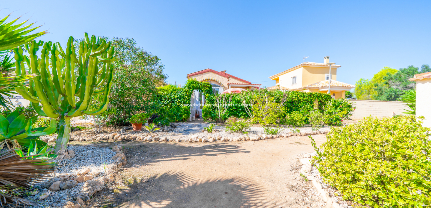 Resale - Detached - Urb. La Marina