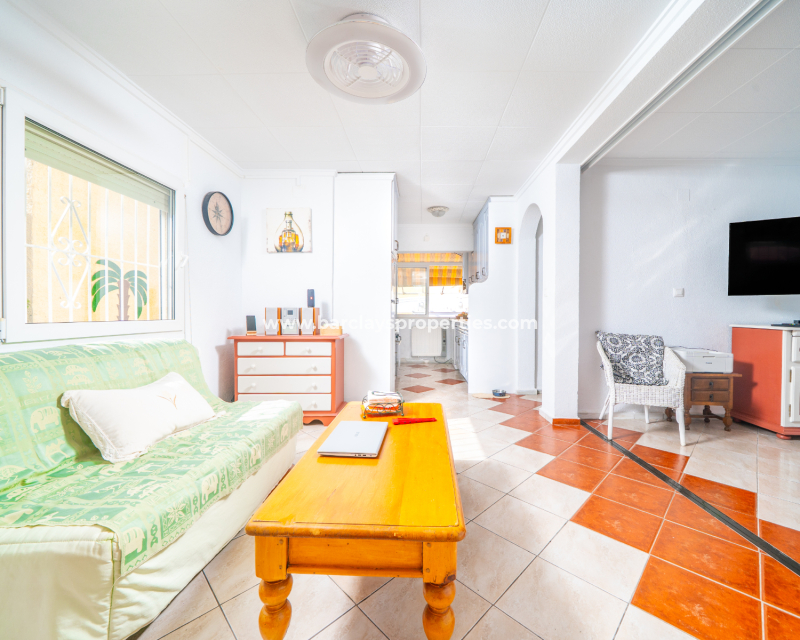 Resale - Detached - Urb. La Marina