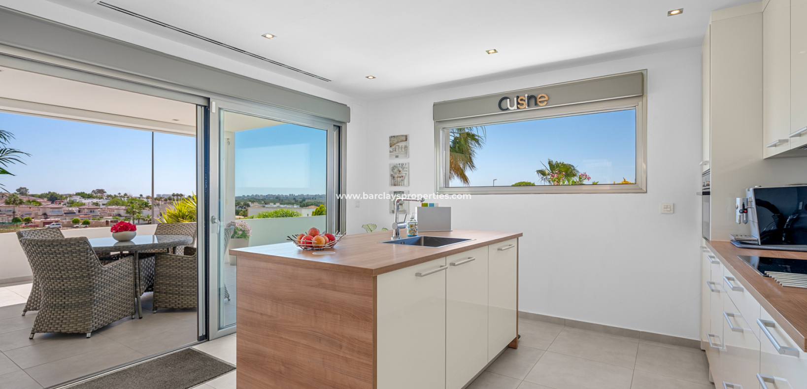 Resale - Detached - Urb. La Marina