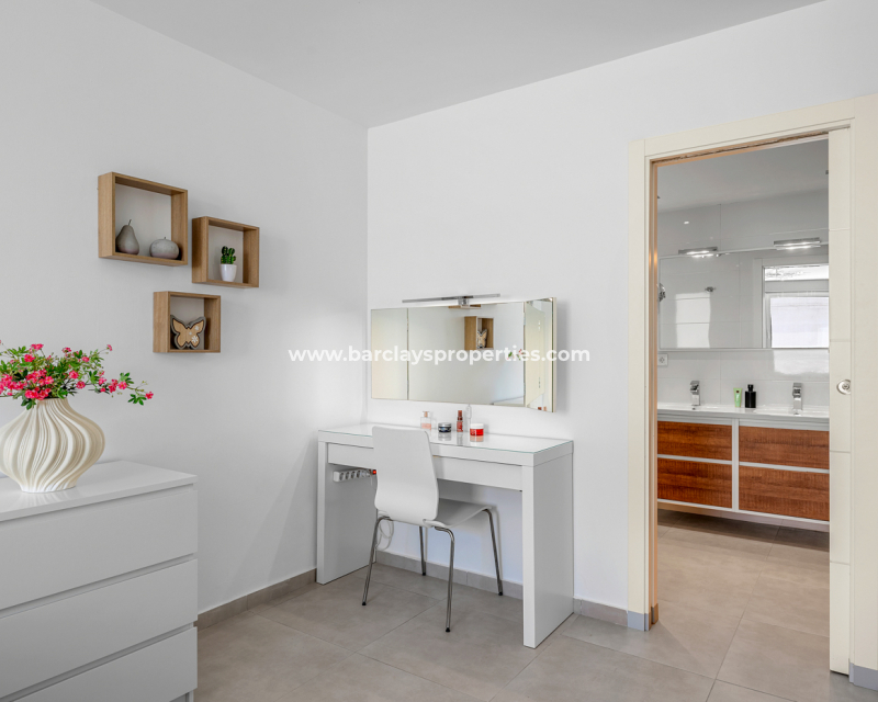 Resale - Detached - Urb. La Marina