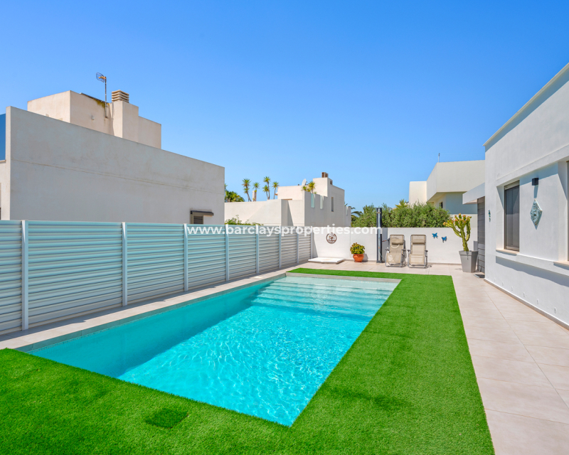 Resale - Detached - Urb. La Marina