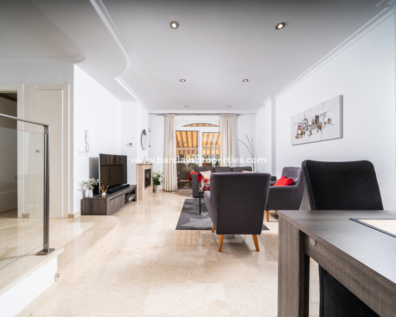 Resale - Detached - Urb. La Marina