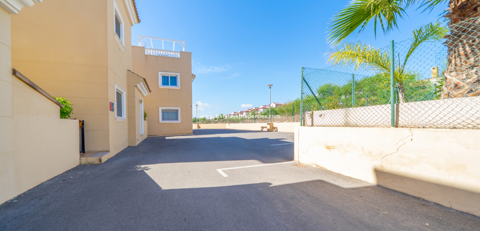 Resale - Detached - Urb. La Marina