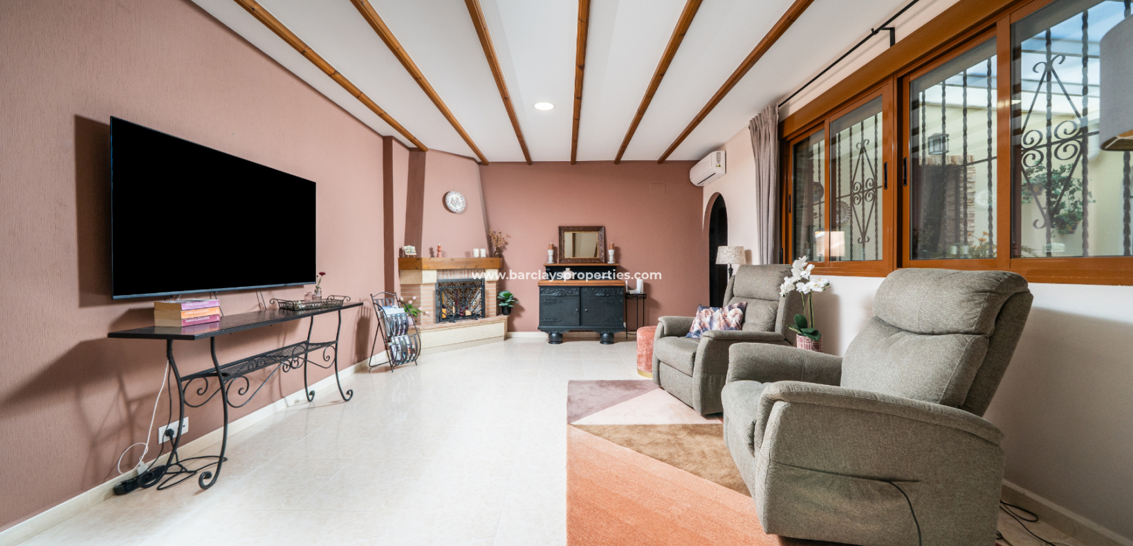 Resale - Detached - Urb. La Marina