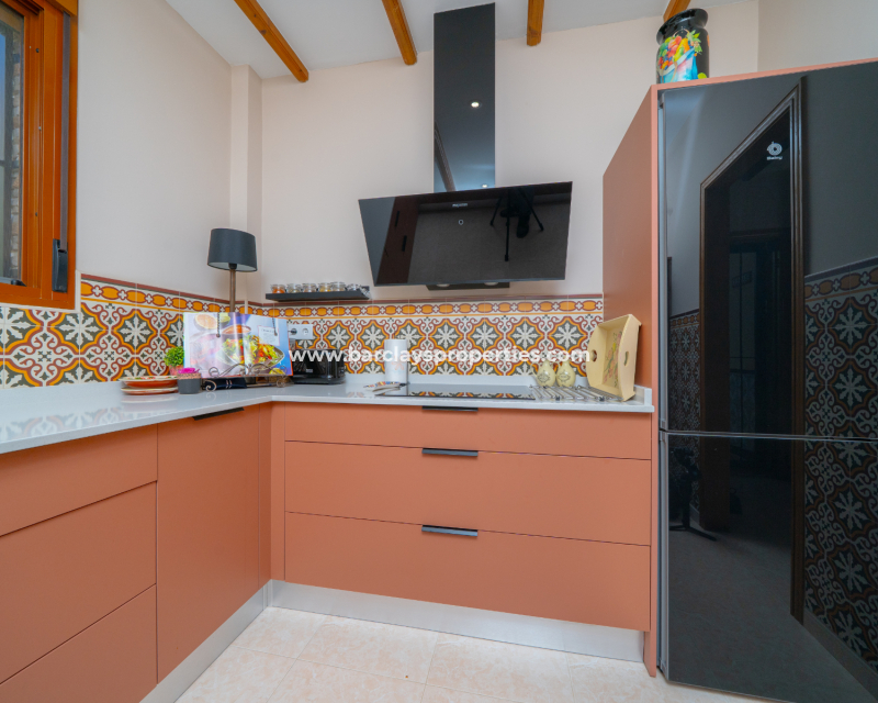 Resale - Detached - Urb. La Marina