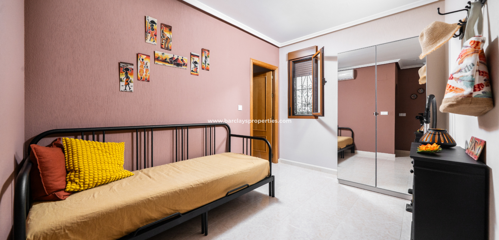 Resale - Detached - Urb. La Marina