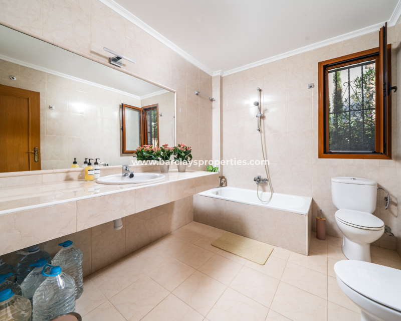 Resale - Detached - Urb. La Marina