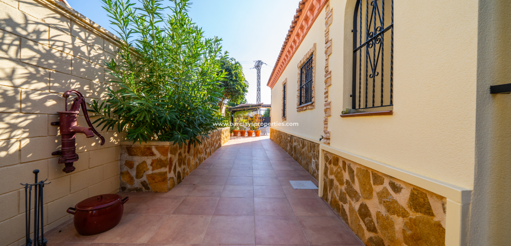 Resale - Detached - Urb. La Marina