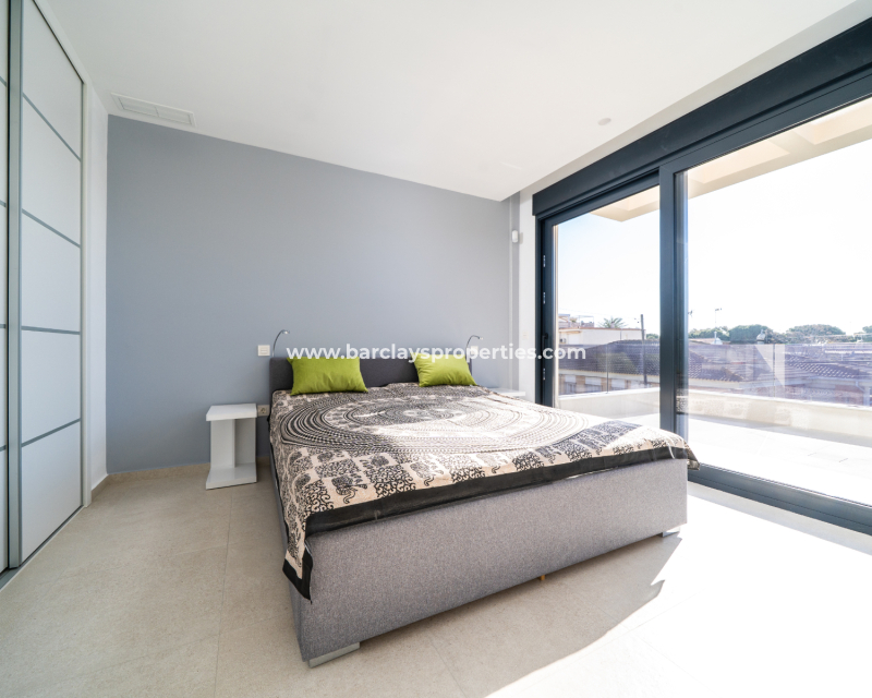 Resale - Freistendhe Villa - Guardamar del Segura - Urb Costabella