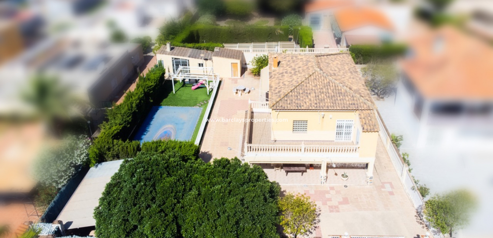 Resale - Freistendhe Villa - Urb. El Oasis - La Marina