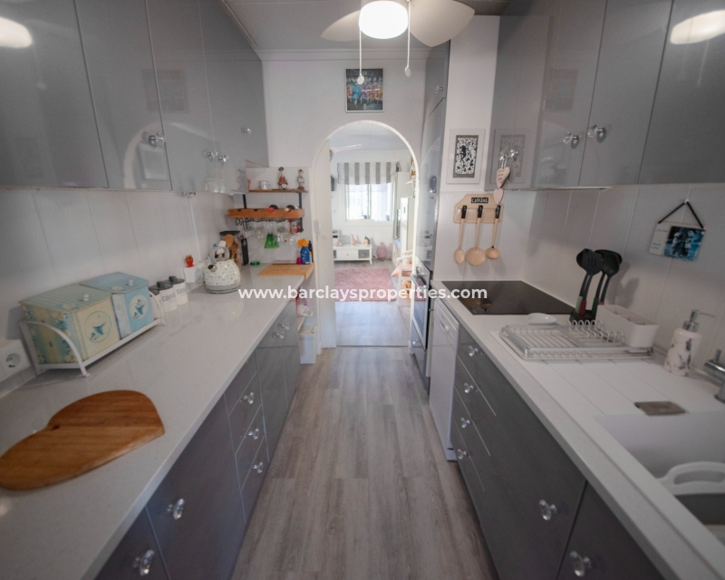 Resale - Freistendhe Villa - Urb. La Marina