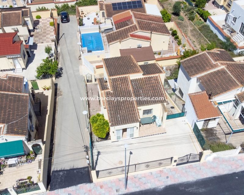 Resale - Freistendhe Villa - Urb. La Marina