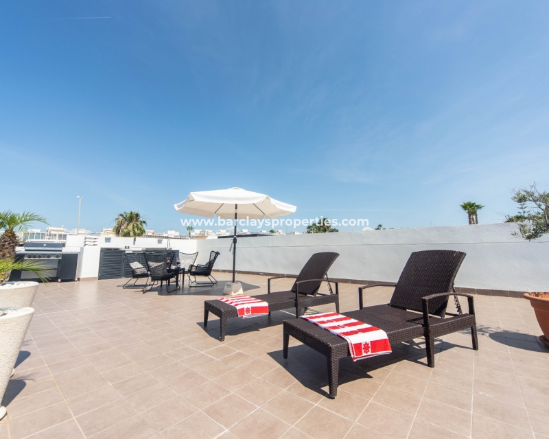 Resale - Freistendhe Villa - Urb. La Marina