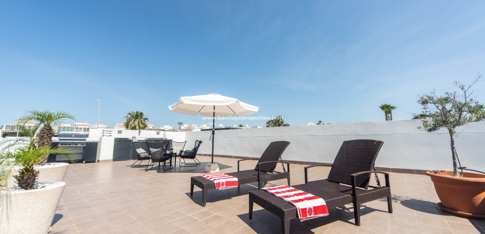 Resale - Freistendhe Villa - Urb. La Marina