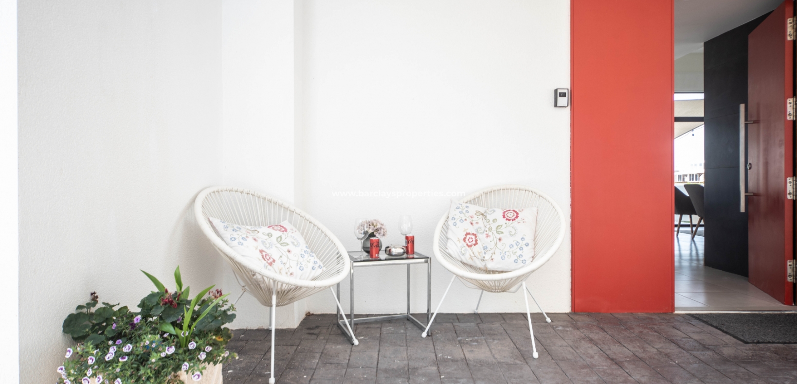 Resale - Freistendhe Villa - Urb. La Marina